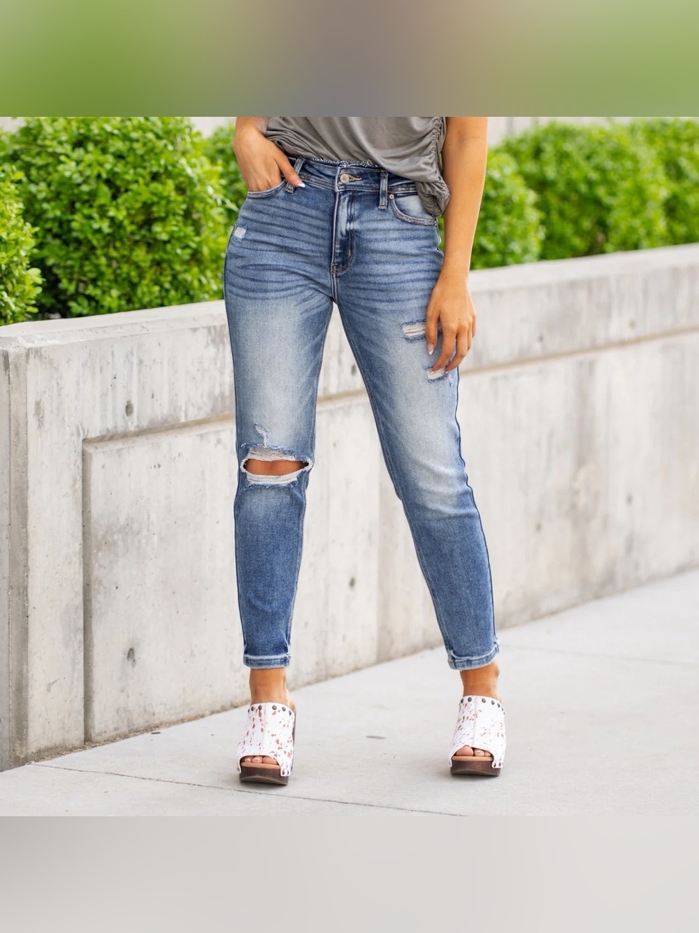 Kancan Jeans Womens 29 8 High Rise Distressed Stretch Mom Jean